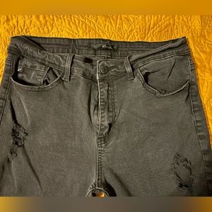 High rise Distressed skinny’s